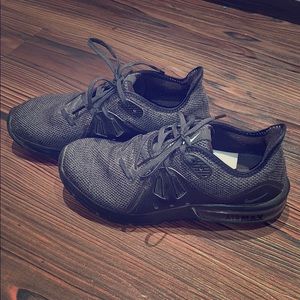 🔥🔥Air Max Shoes size 7